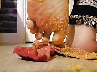 Girly Feet Boy - Chee-Toes (Male Femboy Foot Model)