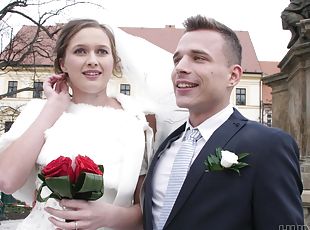 HUNT4K. Attractive Czech bride spends first night with rich stranger