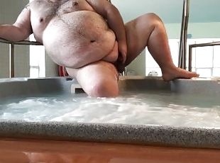 grosse, masturbation, public, belle-femme-ronde, secousses, piscine, coquine, jacuzzi, exhibitionniste