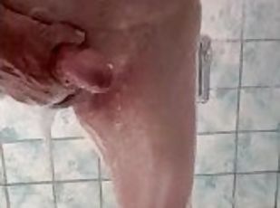 baignade, masturbation, ejaculation-sur-le-corps, branlette, ejaculation, percé, douche, solo, bisexuels, réalité