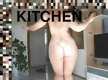 Curvy blonde big ass nude twisting hips in kitchen so hot