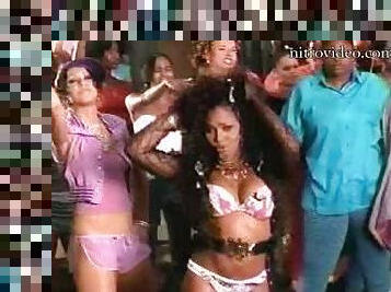 Christina Aguilera & Lil Kim in Sexy Music Video