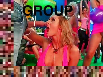 Ellen Peterson has a blast while being a part of a colorful orgy