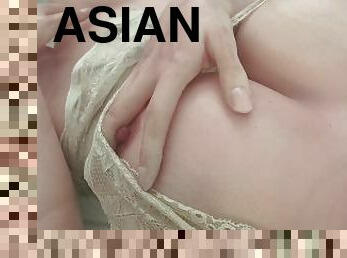 asiatique, masturbation, mamelons, baisers, petite-amie, lingerie, blanc, poupée, sous-vêtements, elle-se-déshabille