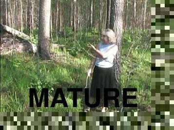 Soldier finds an old lady in the woods and fucks her