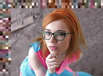 Nerdy girl Kira Roller loves to learn new things about a cock