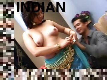 Saipra the slutty Indian chick gets rammed in FFM video
