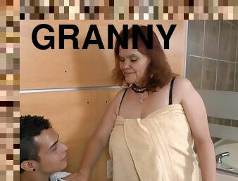 BBW granny Gloria showing her cunt