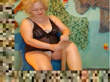 Granny in tan pantyhose