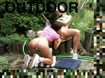 Watch out this captivating video of an outdoors lesbians action