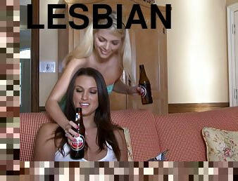Lesbian Misty Anderson makes out with a girl and licks her vagina