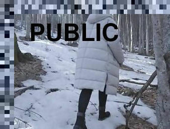 Porno romanesc curva disperata dupa pula se fute in public la ski in brasov