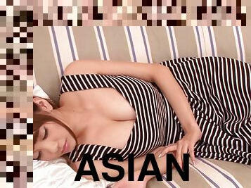 Big-bosomed Asian stunner Shion Utsunomiya sleeps