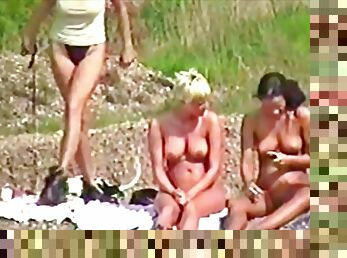 gros-nichons, en-plein-air, amateur, mature, babes, milf, maison, maman, allemand, plage