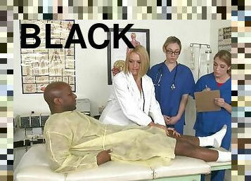 Black guy fucks a sexy blonde doctress in a hospital