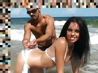 Magnificent Maya Vidal Goes Hardcore After Playing Outdoors At The Beach