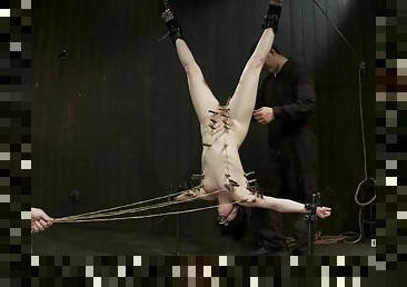 Upside down suspension for a sizzling siren Juliette