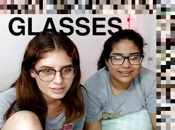 očala, najstnice, eksotičnost, mokro, piflarsko