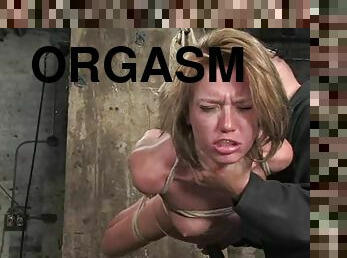 Holly Wellin gets her snatch toyed to orgasm in rough BDSM scene