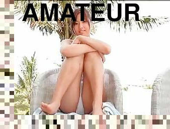 Sexy amateur big ass girl shows ass