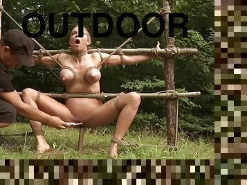 al-aire-libre, coño-pussy, babes, sadomasoquismo, esclava, fetichista, bondage