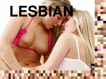 כוס-pussy, לסבית-lesbian, טבעי, חזייה