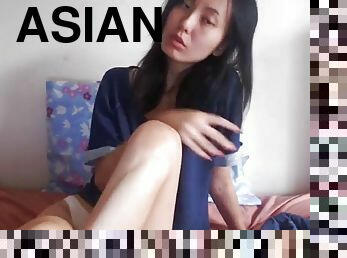 Asian hot woman cumming on camshow