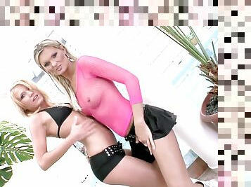 Hardcore FFM threesome by the pool with naughty Mary and Tina