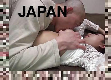 Bald guy penetrates the pussy of the Japanese amateur chick