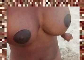 gros-nichons, masturbation, public, maman, black, cam, plage, voyeur, mère, seins