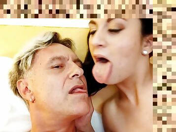 In Viaggio Con Papa - Sex Movies Featuring Andy Casanova