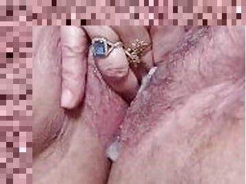 poilue, masturbation, chatte-pussy, amateur, mature, milf, ejaculation-interne, française, belle-femme-ronde, solo