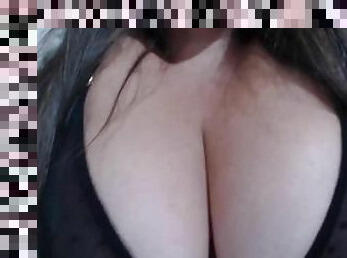 Girl with big breasts wants everyone to eat and suck, do you want to try them?
