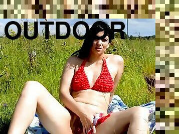 Fuck her pussy outdoors