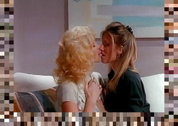 Janine Lindemulder And Chasey Lain retro lesbian sex