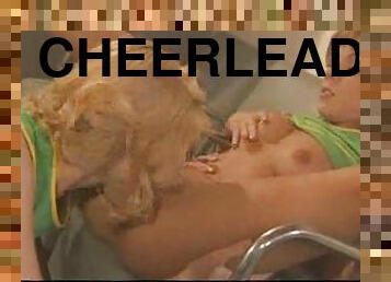 Cheerleaders hook up in the locker room