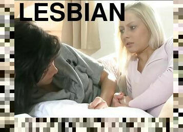 Two Perfectly Shaped Babes Masturbate In Lesbian Way