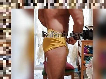italianbulge big bulge in yellow speedo boxer swet after workout