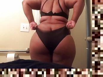 Brickhouse ebony with a fat booty