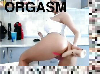 Ohmibod orgasm is so hard