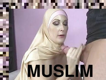 Buxom Muslim lady knows how to suck a dick, asmr POV