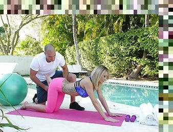 Backyard fun with cock during her sensual yoga routine