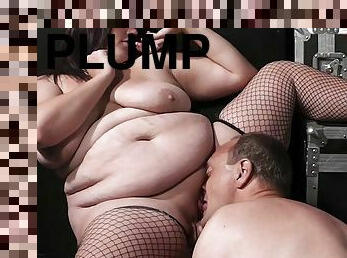 Plumper in fishnet rides cock boss