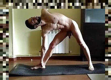 Practising YOGA NAKED ????????????