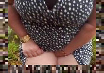 pantat, payudara-besar, di-tempat-terbuka, kencing, umum, wanita-gemuk-yang-cantik, fetish-benda-yang-dapat-meningkatkan-gairah-sex, hutan