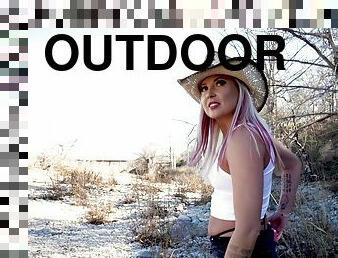 Outdoor dicking in the forest with kinky Heather Hendrix