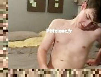 masturbation, ejaculation-sur-le-corps, énorme-bite, ados, jouet, gay, branlette, jeune-18, collège, ejaculation