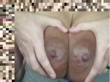 tetas-grandes, enorme, pezones, amateur, babes, madurita-caliente, casero, mamá, pareja, bonita