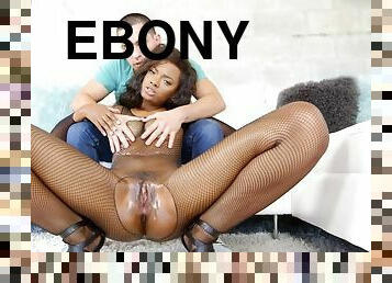 Ebony bombshell Peyton Sweet hot sex scene