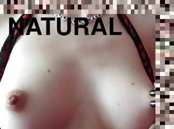 woman small tits